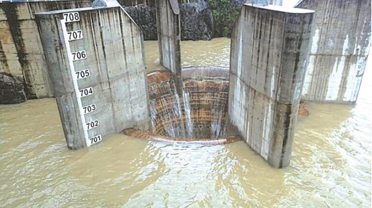 Major dams spilling in Masvingo province