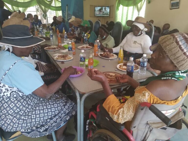 Zhirahuru complex directors host lunch at Mucheke Old People’s home