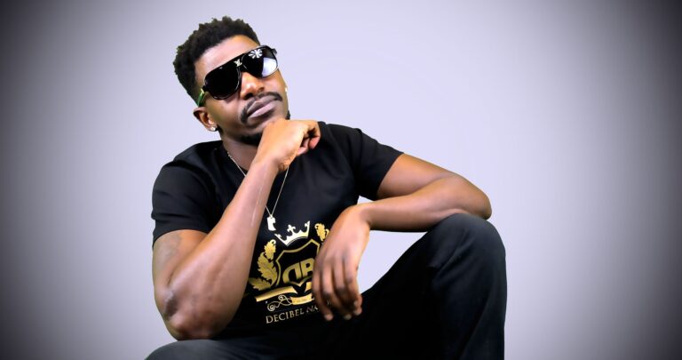 Decibel homecoming: “Urban groover” promises fireworks