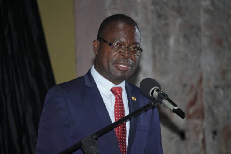 President Mnangagwa rewards exceptional University, Poly and Industrial College students