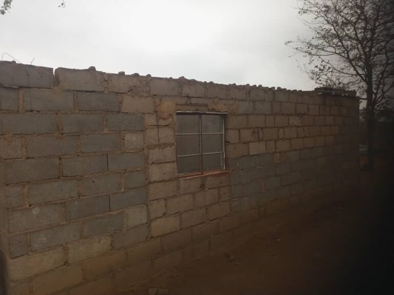 Chiredzi DDC urges communities to build climate proof houses
