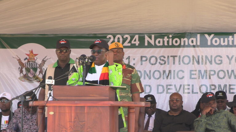 Mnangagwa threatens to dethrone chiefs over droughts