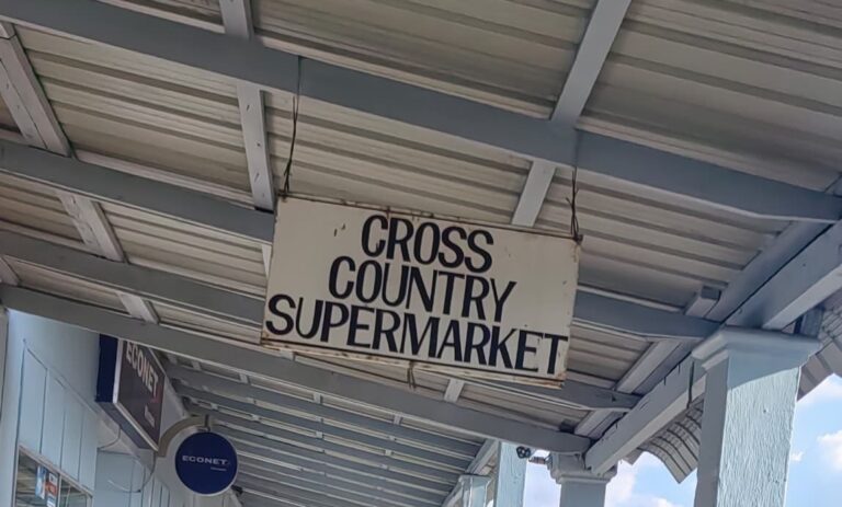 ‘Chinas’ shops rejecting local currency