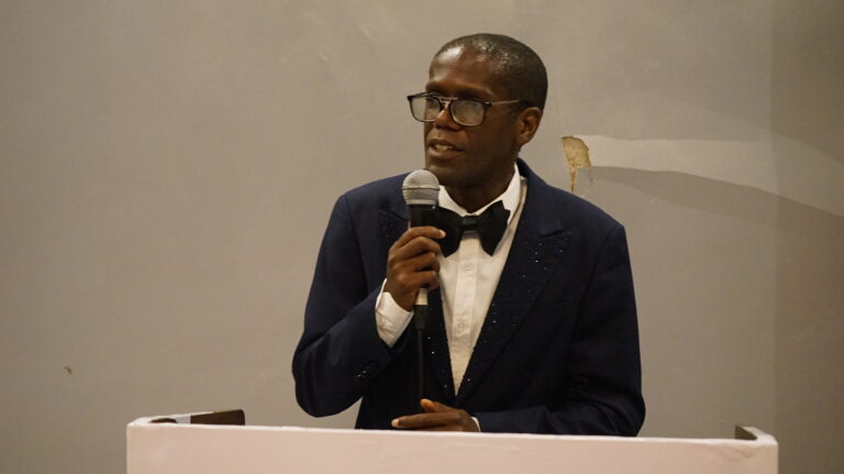 Innovate or risk extinction, Absolute Security staff told